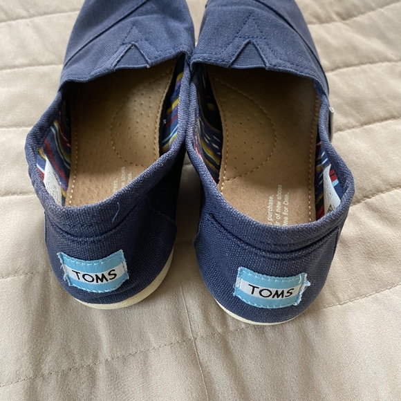 Toms classic navy blue women's 6.5W slip on canvas - Picture 3 of 5